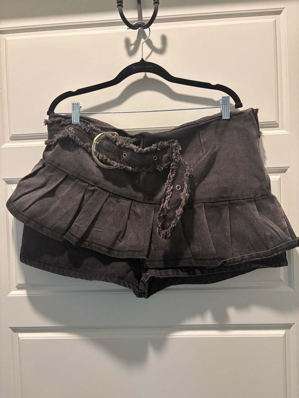 Frayed Hem Belted Pleated Denim Mini Skirt